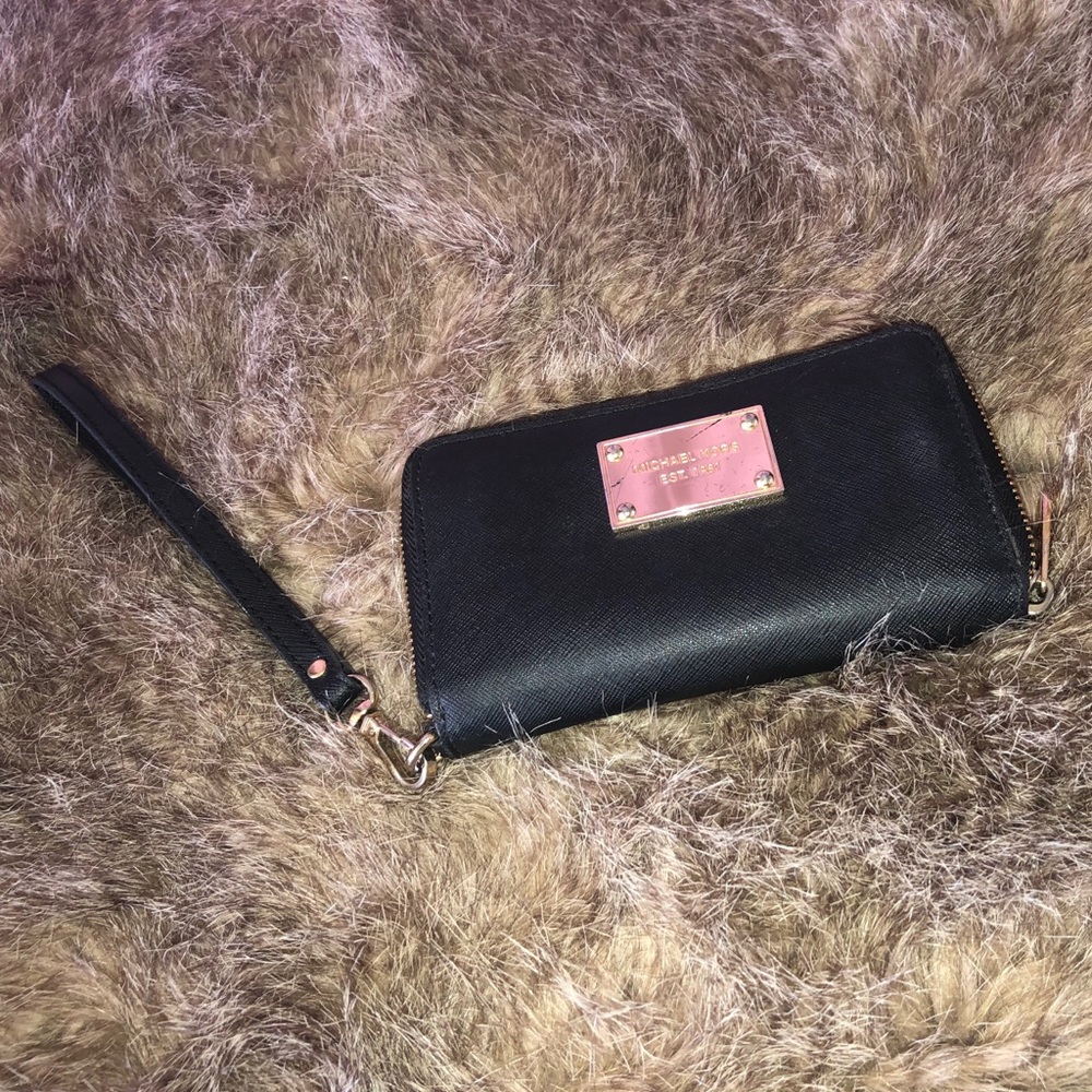 Michael Kors wristlet